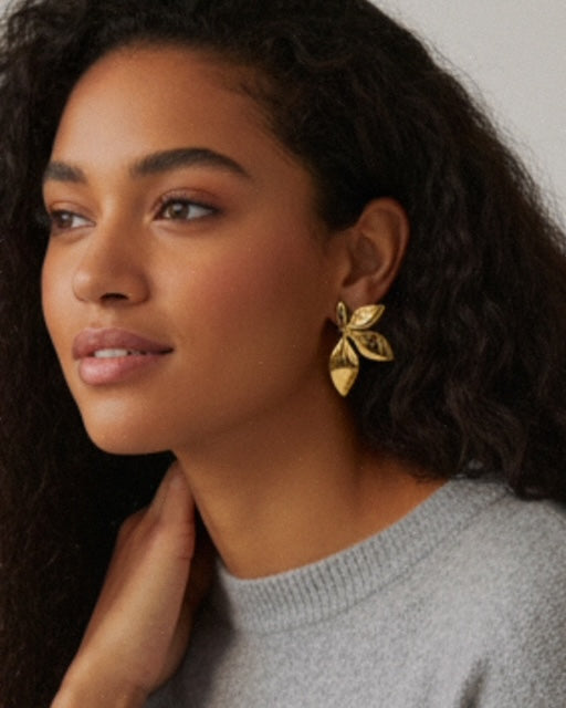 Orecchini a meta' fiore ore