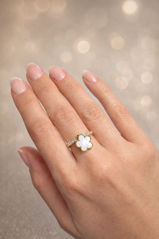 Anello con quadrifoglio