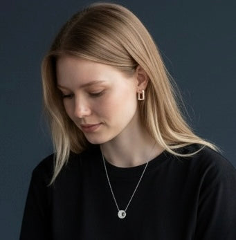 Collana con punto luce